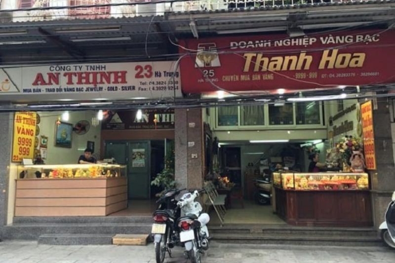 Con phố nhỏ đổi tiền Đài Loan sang tiền Việt tại Hà Nội